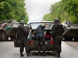 Пограничникам удалось остановить один микроавтобус и два легковых автомобиля, ранить одного из неизвестных нарушителей границы. "Задержанные автомобили оказались заполнены автоматами Калашникова, РПГ и взрывчаткой", - отмечает Госпогранслужба Пограничникам удалось остановить один микроавтобус и два легковых автомобиля, ранить одного из неизвестных нарушителей границы. "Задержанные автомобили оказались заполнены автоматами Калашникова, РПГ и взрывчаткой", - отмечает Госпогранслужба