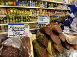 Запрет на вывоз продуктов питания из Крыма в российские регионы, введенный два дня назад в связи с дефицитом продовольствия, так и не вступил в силу - крымские власти обнаружили, что такие меры не предусмотрены российским законодательством