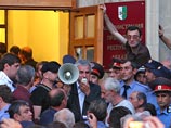 В Абхазии оппозиция в форме ультиматума потребовала отставки президента республики