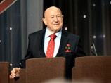 Алексей Леонов отмечает 80-летие выставкой и вспоминает о том, как совершил первый в истории выход в открытый космос Алексей Леонов отмечает 80-летие выставкой и вспоминает о том, как совершил первый в истории выход в открытый космос