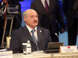 Как отметил белорусский президент, у каждого государства есть свои особенности и интересы, но "прежде чем сделать какие-то шаги, как, допустим, сделала Грузия, а потом пыталась себя укусить за локоть, надо подумать, что делать этого не следует"