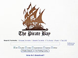 Сунде был в числе четверых основателей и владельцев файлообменника Pirate Bay, которые в 2009 году были приговорены к тюремному заключению и выплате материального ущерба на общую сумму в 30 миллионов крон (около трех миллионов евро) 