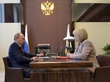 "Я поручу администрации президента, чтобы они помогли реализовать все ваши предложения вместе с правительством", - сказал Путин, как передает ИТАР-ТАСС, в ответ на доклад уполномоченного по правам человека в РФ Эллы Памфиловой "Я поручу администрации президента, чтобы они помогли реализовать все ваши предложения вместе с правительством", - сказал Путин, как передает ИТАР-ТАСС, в ответ на доклад уполномоченного по правам человека в РФ Эллы Памфиловой
