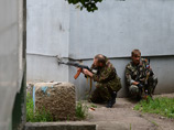В Луганске ополченцы захватили военную часть, идут бои за погранпост