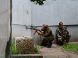 В Луганске ополченцы захватили военную часть, идут бои за погранпост В Луганске ополченцы захватили военную часть, идут бои за погранпост