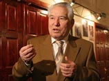 В Анкаре при участии президента Киргизии Алмазбека Атамбаева в среду открыли бюст известного киргизского писателя Чингиза Айтматова В Анкаре при участии президента Киргизии Алмазбека Атамбаева в среду открыли бюст известного киргизского писателя Чингиза Айтматова