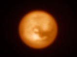 За несколько дней эксплуатации SPHERE успел создать изображения спутника Сатурна - Титана, а также пылевые диски вокруг звезд, как сообщают представители Европейской южной обсерватории