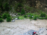 Количество погибших в результате падения микроавтобуса в ущелье в Цунтинском районе Дагестана, по последним данным, составило пять человек, в том числе двое детей