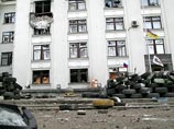 Скандал вокруг обстрела здания облгосадминистрации города Луганска, при котором погибли восемь человек, продолжает набирать обороты Скандал вокруг обстрела здания облгосадминистрации города Луганска, при котором погибли восемь человек, продолжает набирать обороты