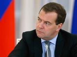 Медведев открыл аэропорт Симферополя для международных полетов 