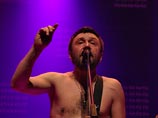 Шнуров пригрозил, что в случае запрета мата "Ленинград" будет заниматься сексом на сцене Шнуров пригрозил, что в случае запрета мата "Ленинград" будет заниматься сексом на сцене