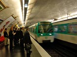 В парижском метро беременная гражданка Алжира, которой не уступили место, ранила бритвой пятерых