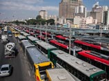 В прошлом месяце передвижение по городу было осложнено забастовкой водителей автобусов. Сан-Паулу, 21 мая 2014 года