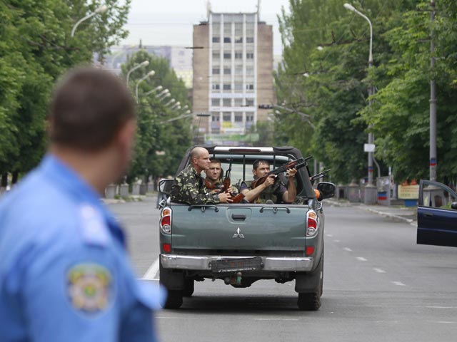 Украинские силовики вернули Мариуполь под контроль Киева, вытеснив из города мятежников