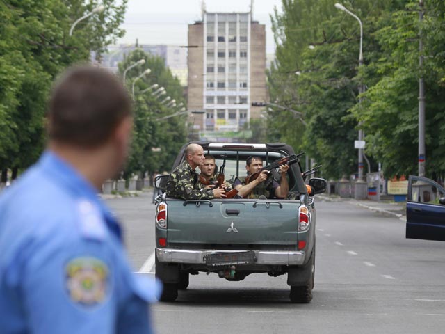 Украинские силовики вернули Мариуполь под контроль Киева, вытеснив из города мятежников Украинские силовики вернули Мариуполь под контроль Киева, вытеснив из города мятежников
