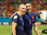 Голландцы разгромили действующих чемпионов мира, забив испанцам пять мячей 