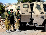 Кроме того, как передает NEWSru Israel, в полуночи воскресенья, 15 июня, по распоряжению министра обороны Израиля Моше Яалона, введена полная блокада Хеврона и сектора Газа - для "обеспечения наилучших условий для проведения операции"
