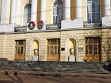 Врачи выявили у Давыдова нарушение слуха, которое в ходе дальнейшего, углубленного, медицинского исследования было диагностировано как "разрыв барабанной перепонки уха от удара" Врачи выявили у Давыдова нарушение слуха, которое в ходе дальнейшего, углубленного, медицинского исследования было диагностировано как "разрыв барабанной перепонки уха от удара"