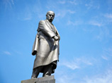 Шествие прошло от памятника Шевченко к генеральному консульству Российской Федерации Шествие прошло от памятника Шевченко к генеральному консульству Российской Федерации