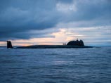 Первая многоцелевая атомная подводная лодка (АПЛ) проекта "Ясень" - К-560 "Северодвинск" во вторник вошла в состав Военно-морского флота РФ