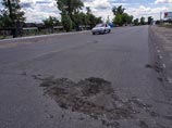 Российские журналисты попали под обстрел в Луганской области Украины, где продолжаются бои между армией и местными сторонниками независимости Российские журналисты попали под обстрел в Луганской области Украины, где продолжаются бои между армией и местными сторонниками независимости