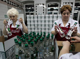 Резкое снижение продаж водки начало сказываться на бюджете РФ