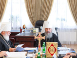 Синод принял обращения к президенту Украины Петру Порошенко, а также к епископату, духовенству, монахам и мирянам УПЦ МП в связи с последними событиями на Украине