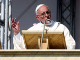 В своей речи в ходе службы на юге Италии Франциск говорил о группировке Ндрангета из Калабрии, он назвал мафиозные синдикаты "поклонением злу" и добавил, что мафиози "отлучены"
