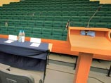 Рособрнадзор приостановил лицензии четырех вузов и поймал на нарушениях еще 15 Рособрнадзор приостановил лицензии четырех вузов и поймал на нарушениях еще 15