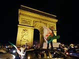 Во Франции ночь с четверга на пятницу ознаменовалась массовыми беспорядками, которые устроили жители страны алжирского происхождения после того, как сборная Алжира вышла в 1/8 финала Чемпионата мира по футболу в Бразилии