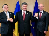 Петр Порошенко, Херман Ван Ромпей и Жозе Мануэл Баррозу, 27 июня 2014 года