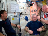 МКС полысела: астронавт из Германии обрил американских коллег, проигравших пари
