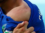 Суарес заявил, что случайно упал зубами на плечо итальянскому футболисту 