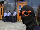 У администрации Порошенко собрался многотысячный митинг, требуют введения военного положения на Донбассе У администрации Порошенко собрался многотысячный митинг, требуют введения военного положения на Донбассе