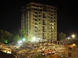 Более 100 человек могут находиться под обломками рухнувшего на юге Индии здания, сообщает ВВС. Это второй подобный инцидент за выходные: в субботу в Нью-Дели рухнуло четырехэтажное здание, погибли 10 человек, в том числе пятеро детей