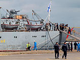 Российских моряков, прибывших во французский Сен-Незер для обучения на новых "Мистралях", встретили акциями протеста Российских моряков, прибывших во французский Сен-Незер для обучения на новых "Мистралях", встретили акциями протеста