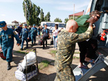 Там сказано, что это число людей, которые в какой-то момент пересекли границу. Может статься, что они навещают бабушку и едут обратно Там сказано, что это число людей, которые в какой-то момент пересекли границу. Может статься, что они навещают бабушку и едут обратно