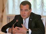 Медведев назвал беспредельно циничной теорию Госдепа о российских бабушках, которых в РФ якобы принимают за беженцев Медведев назвал беспредельно циничной теорию Госдепа о российских бабушках, которых в РФ якобы принимают за беженцев