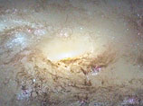 Исследователи утверждают: когда оставшийся в NGC 4258 газ будет "выброшен", прекратиться формирование новых звезд