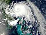 Тропический шторм "Артур" перерос в ураган и за сутки достигнет берегов США