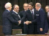 Эдуард Шеварднадзе занимал должность министра иностранных дел СССР (1985-1990), министра внешних сношений СССР (18 ноября - 8 декабря 1991)