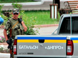 В районе поселка Широкий на украинской территории он был остановлен неизвестными, одетыми в форменное обмундирование военного образца с шевронами украинского спецподразделения "Днепр"
