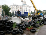 Украинским военным в Краматорске пришлось спасать от националистов памятник Ленину