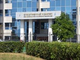 Следователи утверждают, что девушка проникла в Россию под видом беженки и была задержана в строгом соответствии с законом. Украинские СМИ полагают, что ее вывезли, из страны насильно Следователи утверждают, что девушка проникла в Россию под видом беженки и была задержана в строгом соответствии с законом. Украинские СМИ полагают, что ее вывезли, из страны насильно
