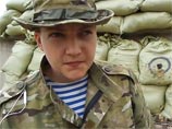 По данным СКР, Савченко является оператором-наводчиком вертолета Ми-24 армии Украины, а во время боевых действий в районе Луганска в июне текущего года она взяла отпуск и вступила в батальон "Айдар"