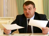 Экс-министр обороны Анатолий Сердюков проходит по делу "Оборонсервиса", рассмотрение которого началось в четверг в Пресненском суде Москвы, в качестве свидетеля обвинения