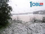 Синоптики прокомментировали зимние осадки, выпавшие в минувшие выходные в некоторых районах Свердловской и Челябинской областей. По словам специалистов, подобное явление для Урала - крайне редкое
