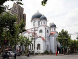 В Шанхае, который связан побратимскими связями с Петербургом, находится православный храм, где долгие годы служил великий святой русского зарубежья - святитель Иоанн Шанхайский В Шанхае, который связан побратимскими связями с Петербургом, находится православный храм, где долгие годы служил великий святой русского зарубежья - святитель Иоанн Шанхайский
