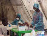 Эпидемия распространяется в трех странах - Гвинее, Либерии и Сьерра-Леоне, при этом врачи отмечают, что прежде в этих странах не было случаев заболевания лихорадкой Эбола