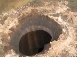 Ученые изучат гигантскую воронку на Ямале, которая может быть следом упавшего метеорита